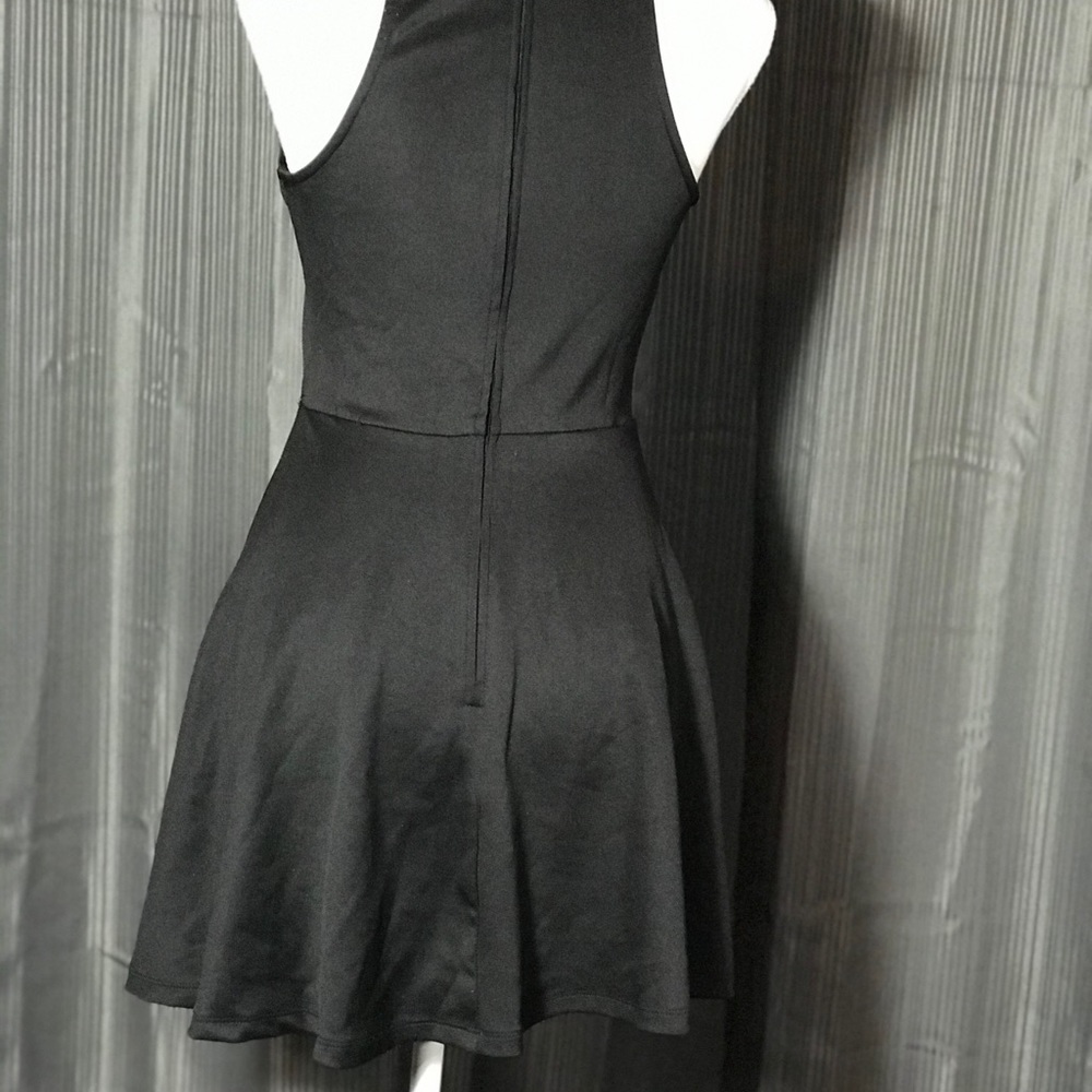 Dress - Picture 5 of 7